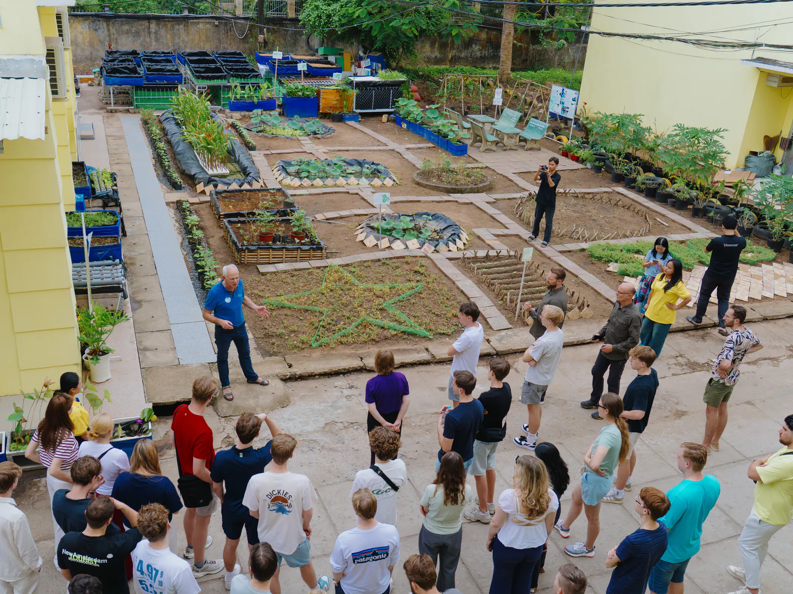 Image of exchange, training and engagement with young people